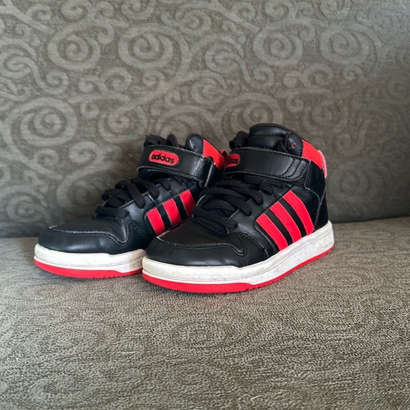 Boys size 13 Adidas Hi-top Sneakers - Picture 3 of 6
